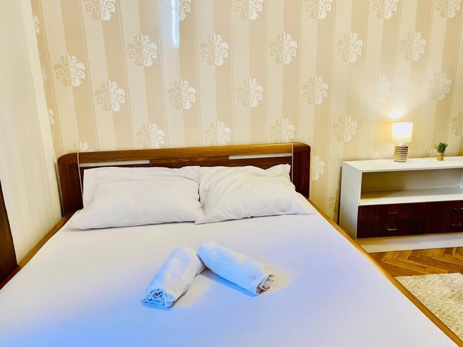 Hotel Apartment In Prague 2 Square Екстериор снимка