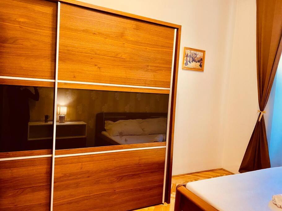 Hotel Apartment In Prague 2 Square Екстериор снимка