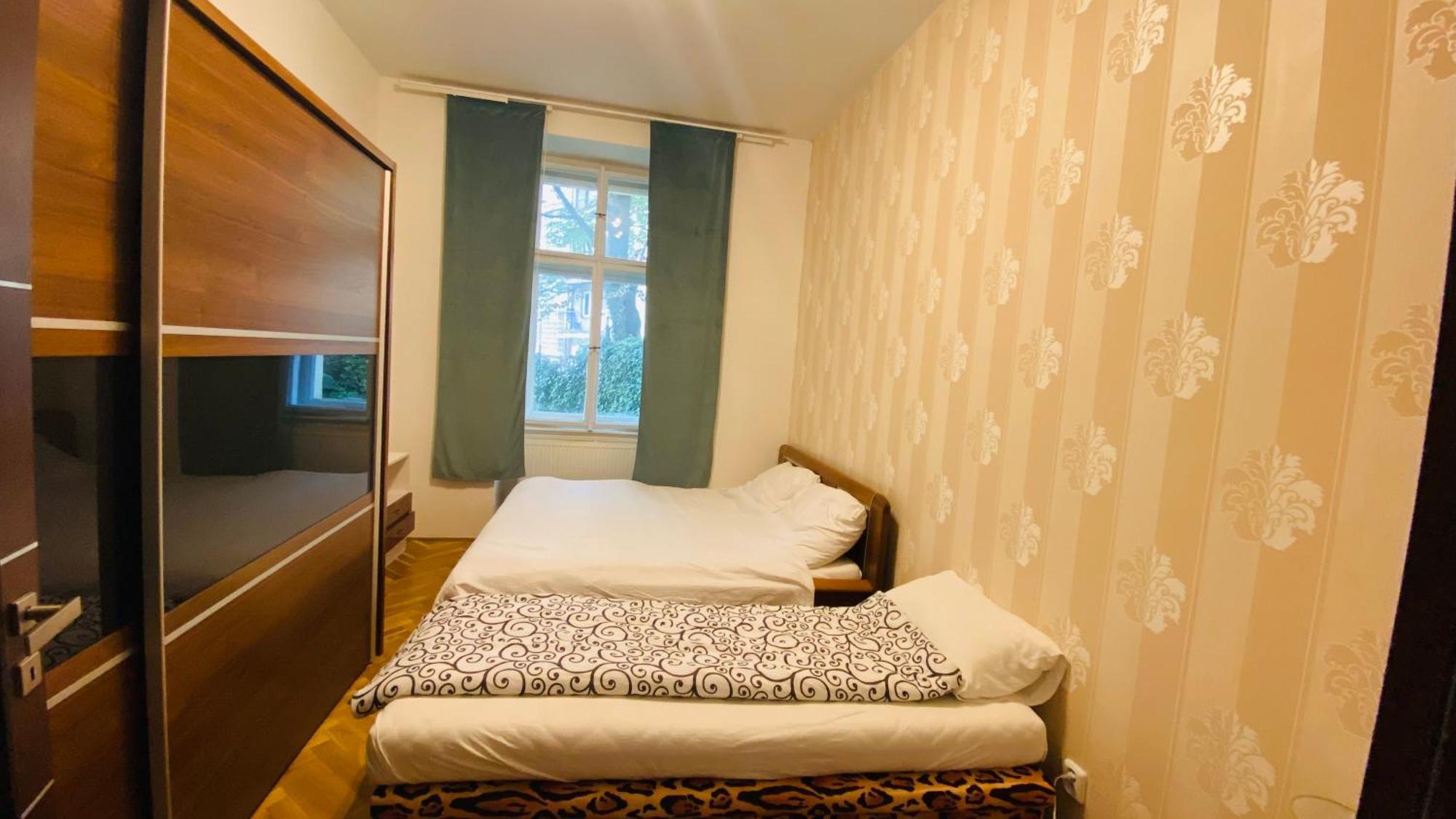 Hotel Apartment In Prague 2 Square Екстериор снимка
