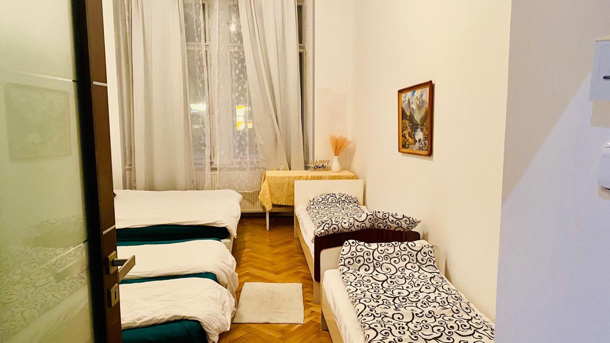 Hotel Apartment In Prague 2 Square Екстериор снимка